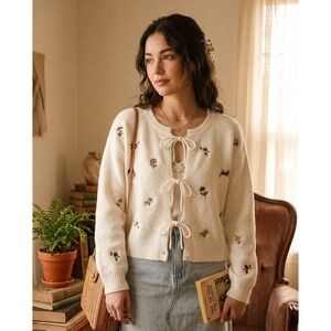 Cottagecore Floral Embroidered Tie Front Coquette White Chunky Sweater Boho M